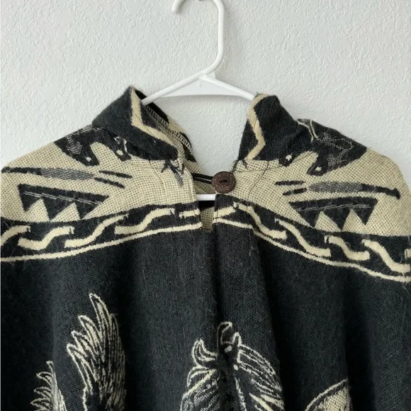 100%wool Southwestern Graphic Poncho ShawlFringe TrimTribal Western